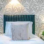 Charming 2 Bed In York - Sleeps 6